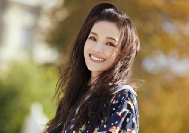 宋轶的丈夫是谁图片,宋轶的婚姻生活，探寻她背后的温暖港湾——以图片为证