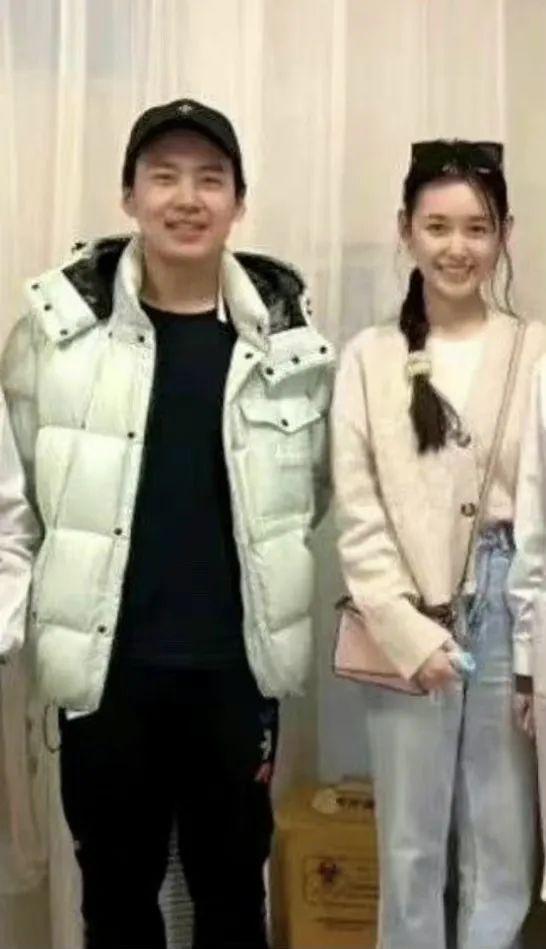 郭麒麟宋轶恋情是真的假的,郭麒麟与宋轶，荧幕CP还是真实情缘？——一场娱乐圈的真假迷雾