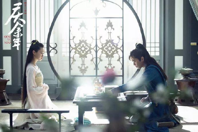 宋轶属于哪个经纪公司,宋轶，从荧屏新星到实力派演员的经纪公司之旅