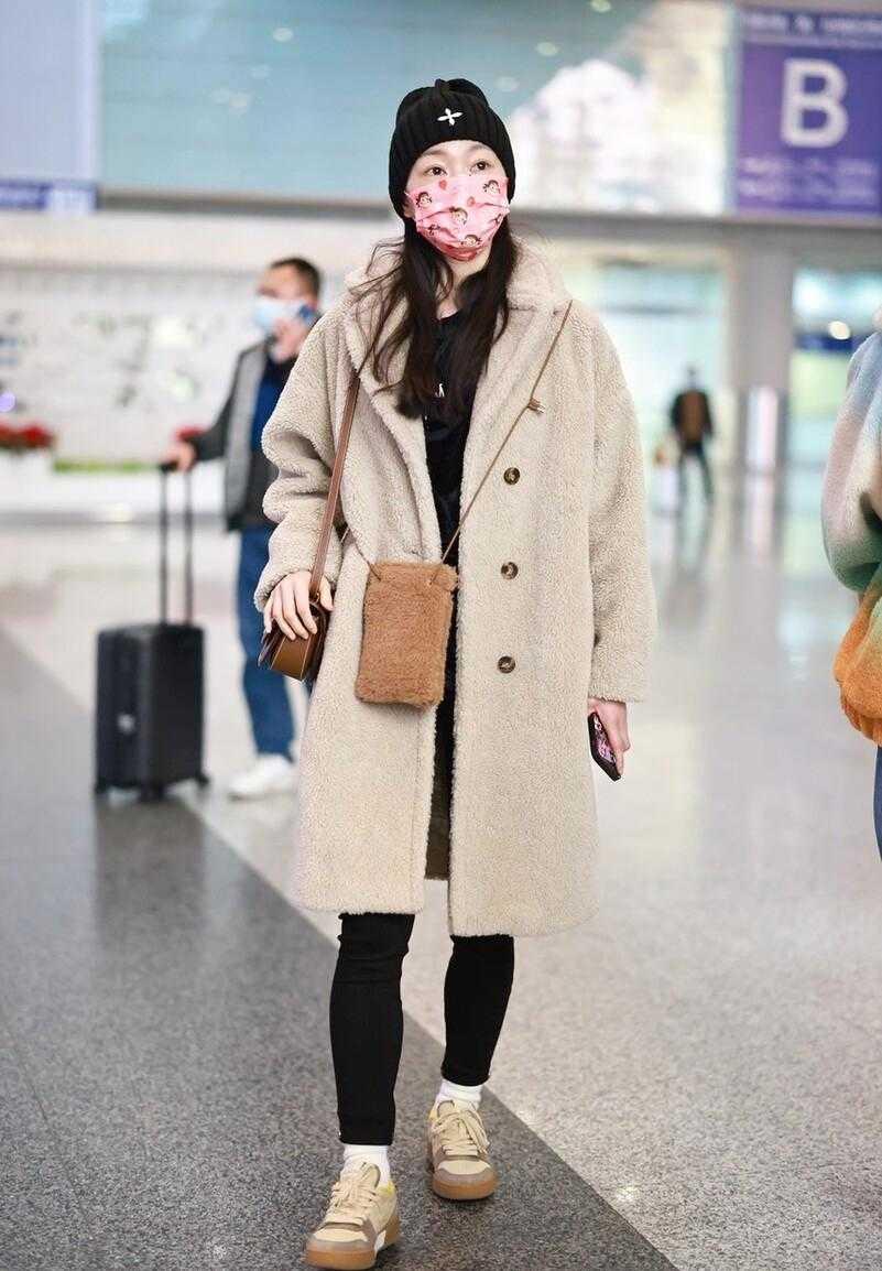 宋轶的演技及穿修身礼服时的表现,宋轶，以精湛演技和优雅身姿，在修身影中绽放光彩