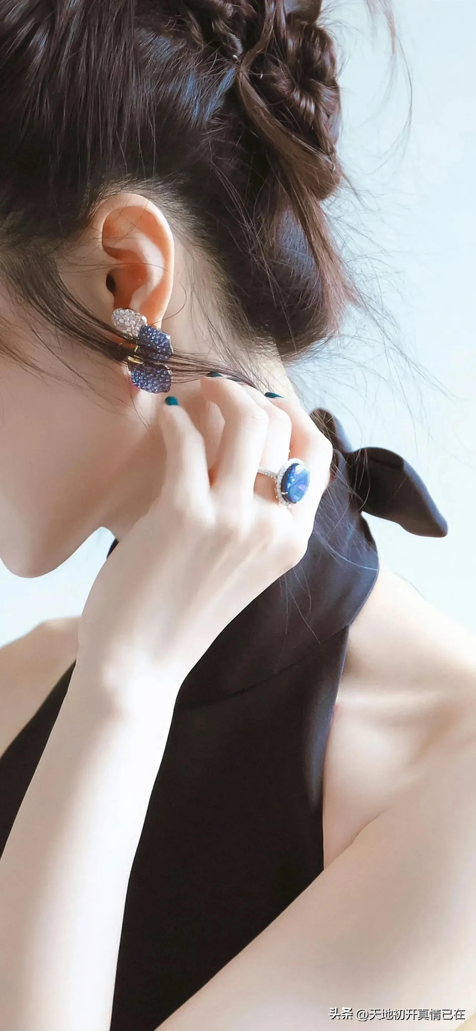 宋轶旗袍装视频全部,宋轶旗袍装，古典美与现代魅力的完美融合