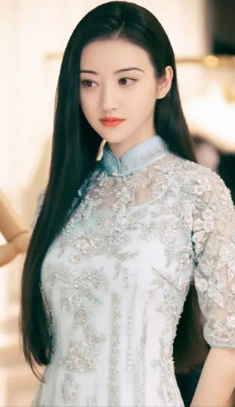 宋轶为什么穿旗袍那么好看,宋轶，为何她穿旗袍如此迷人？