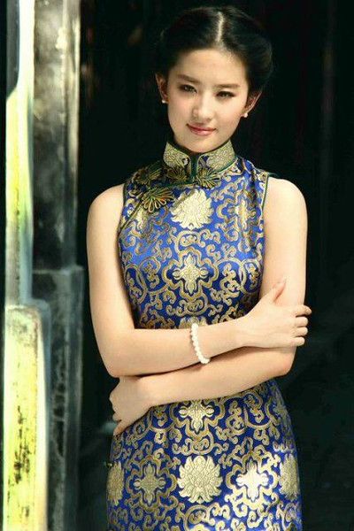 宋轶旗袍图片合集,宋轶旗袍之美，一袭华裳，尽显东方韵味