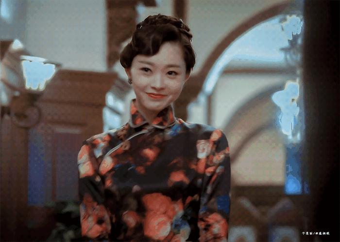 宋轶旗袍坐下图片最新,宋轶最新旗袍坐下美图，古典韵味与现代时尚的完美融合