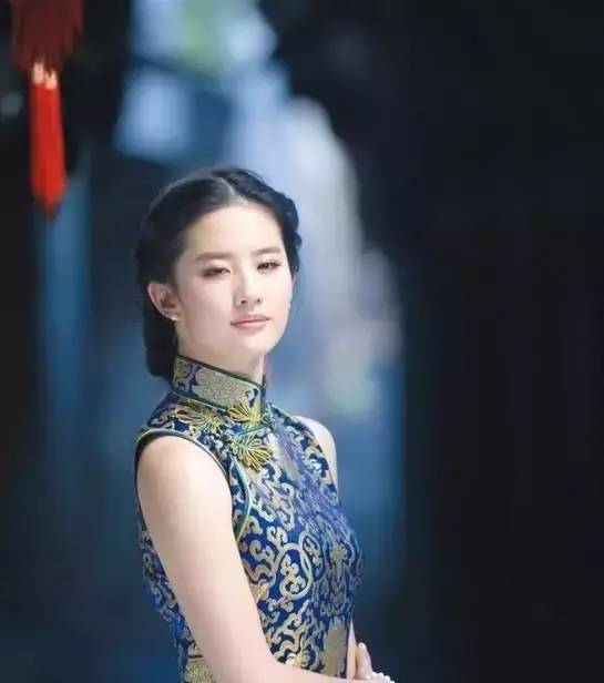 宋轶旗袍视频混剪,宋轶旗袍风华，一袭长裙，万种风情