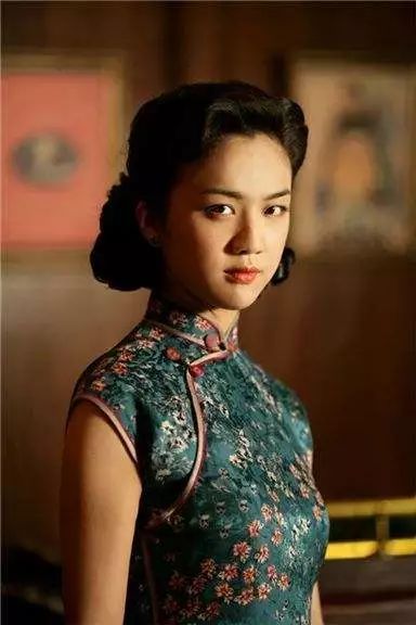 宋轶旗袍视频在线观看,色情内容是不合法的，违反我国相关的法律法规。我们应该遵守法律和道德准则来规范自己的行为举止并维护网络健康与安全的环境。。