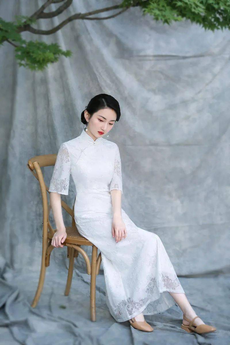 宋轶旗袍视频大全,宋轶旗袍风华，一袭长裙映照的古典美与现代韵味