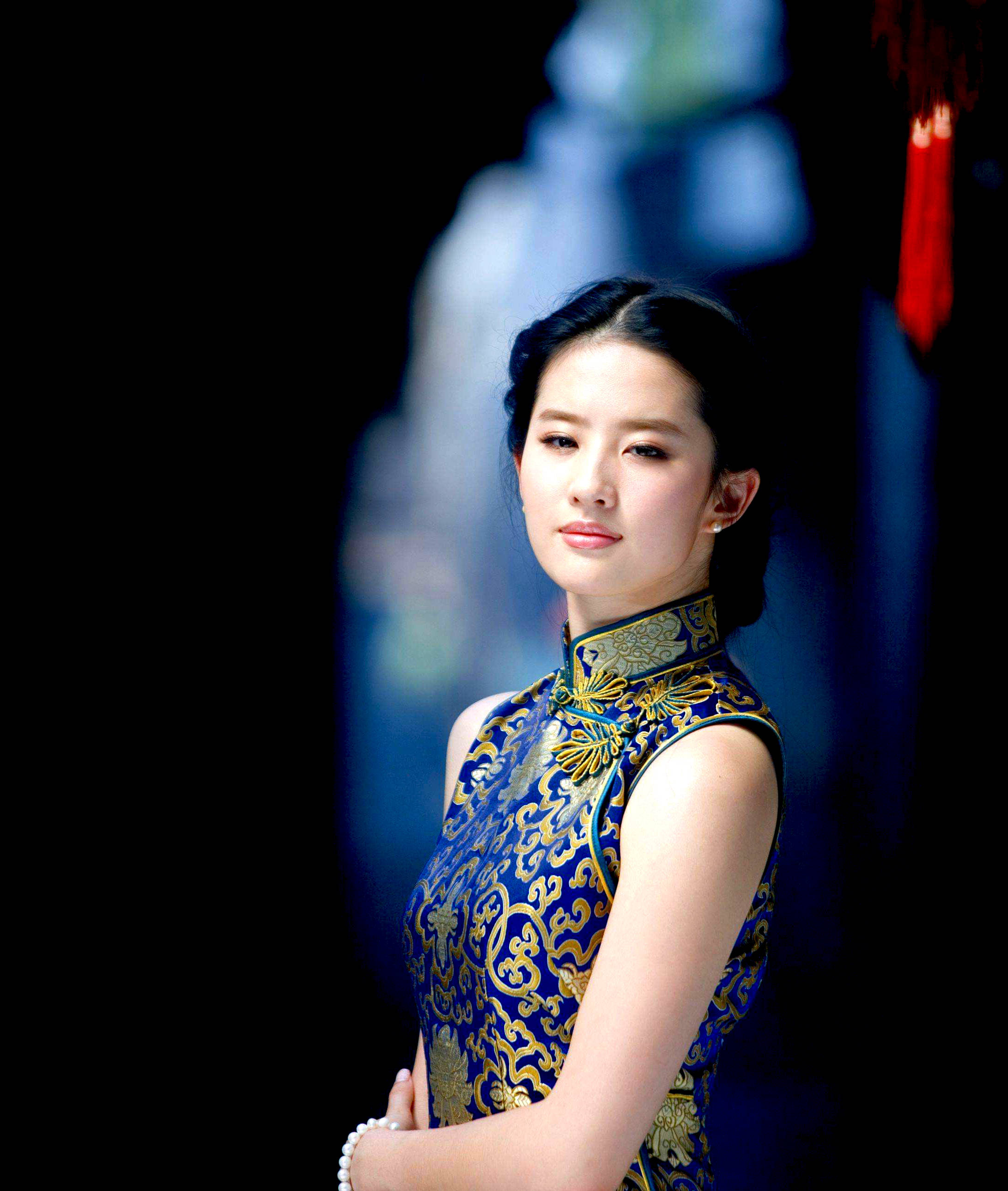 宋轶穿旗袍 穿裙子,宋轶，旗袍与裙子的优雅演绎