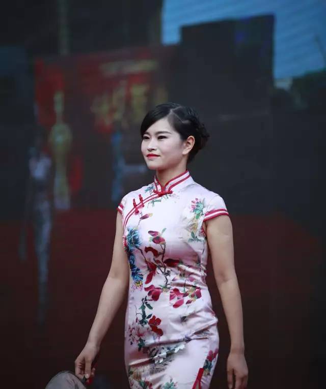 宋轶旗袍装