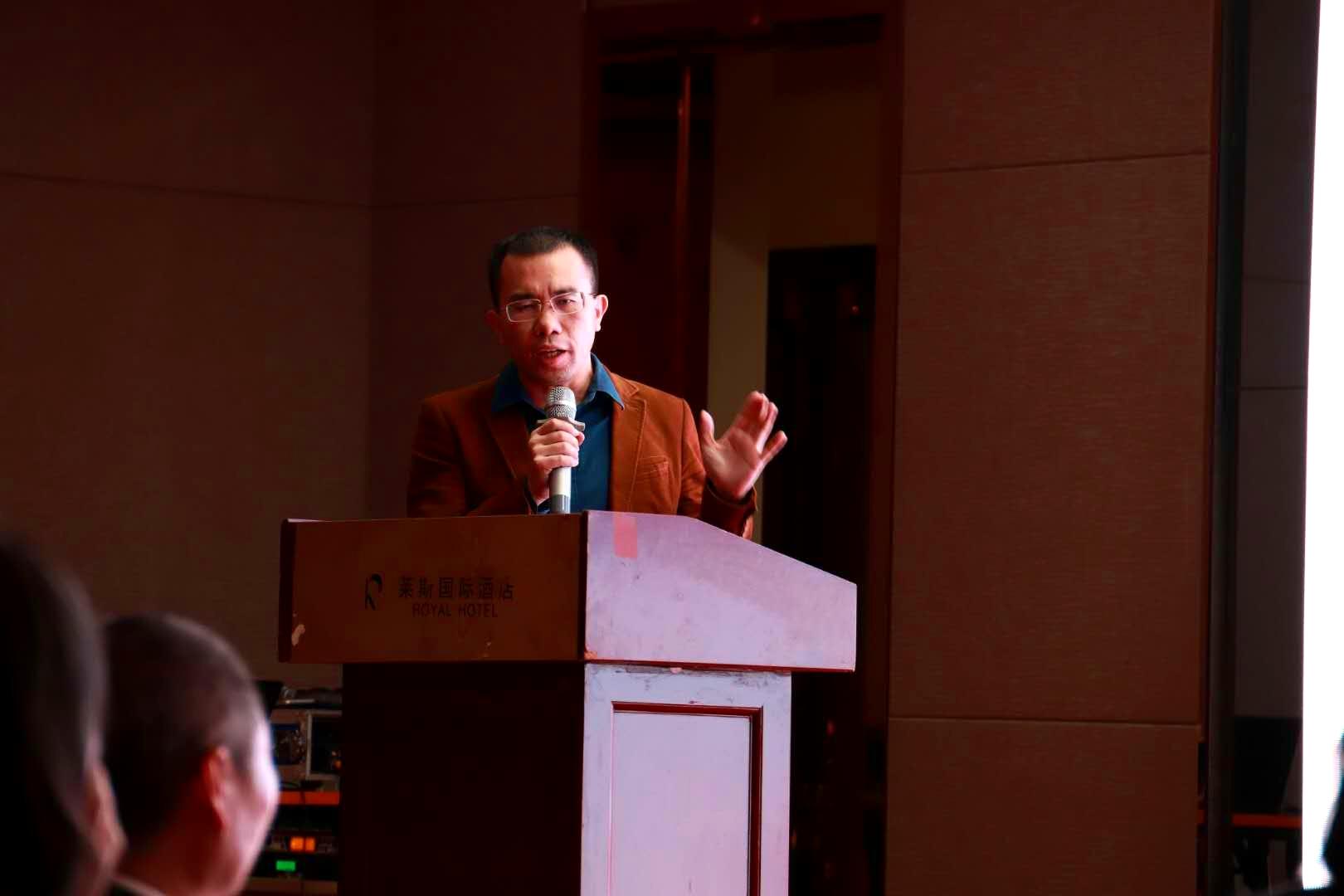 国际黄金期货走势行情,全球视角下的国际黄金期货走势行情，波动、驱动因素与未来展望
