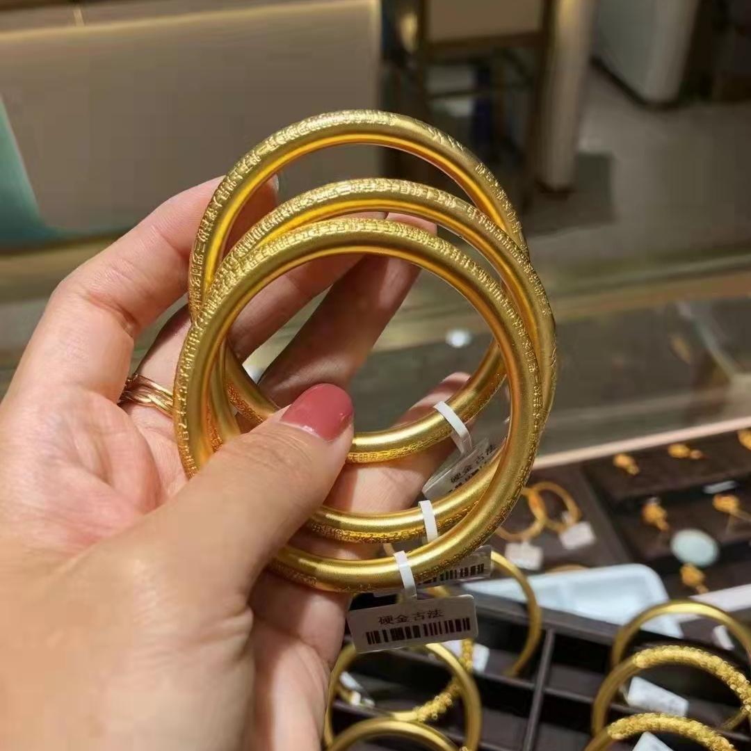 金一克多少钱今日价,今日金价，一克黄金的含蓄价值