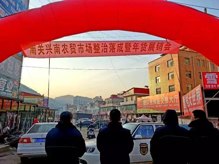 彩钢房多少钱一平,彩钢房价格解析，一平米究竟多少钱？