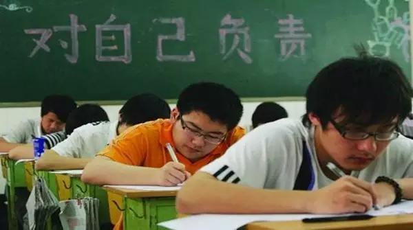 金富利心水论坛揭秘金富利心水论坛，网络赌博的灰色地带与风险警示