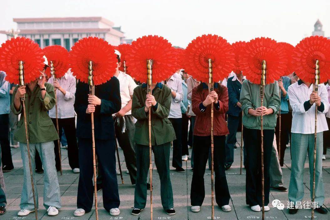 1980彩穿越时光的色彩，1980年代的流行文化与彩之记忆